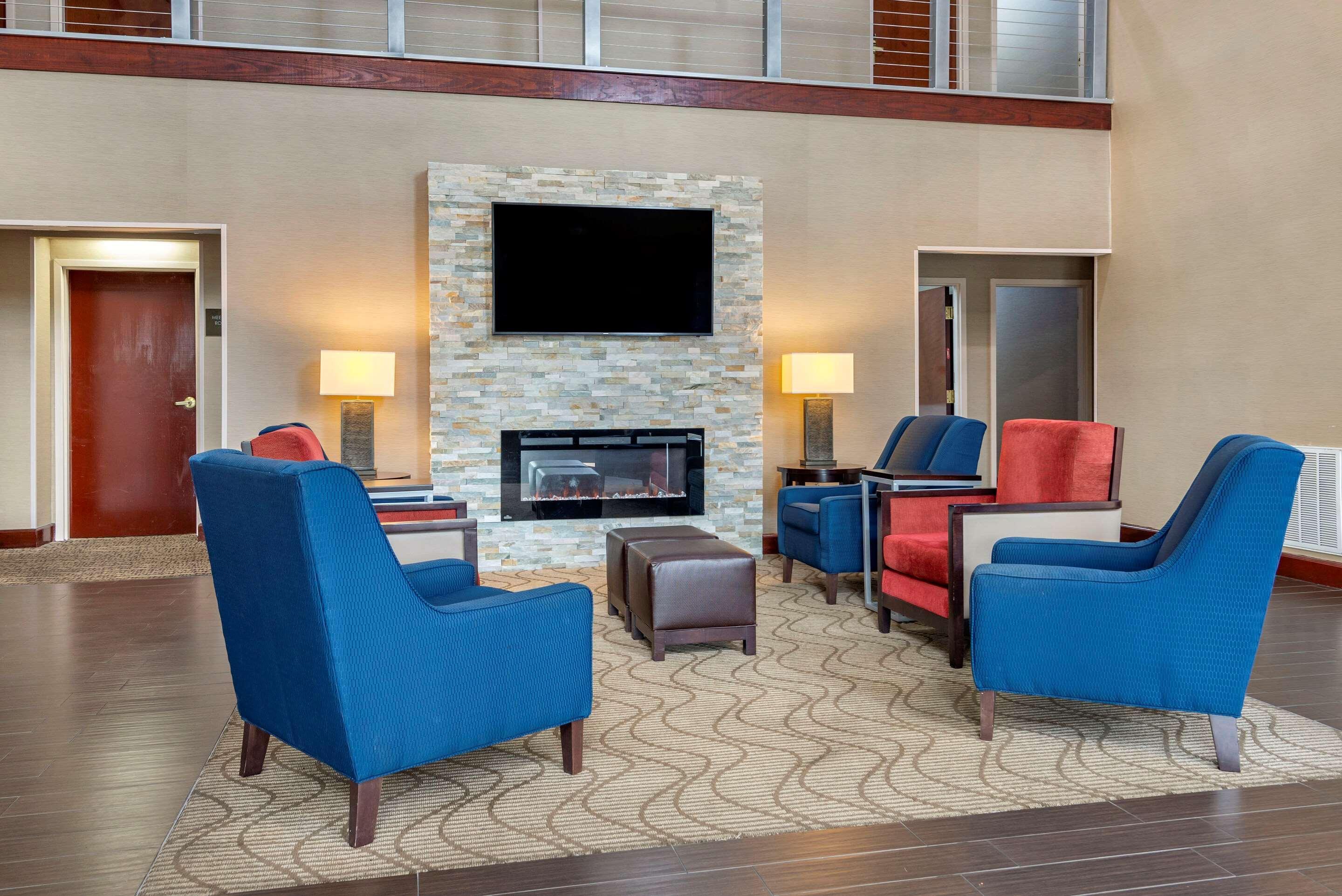 Comfort Suites Near Robins Air Force Base Уорнер-Робинс Экстерьер фото