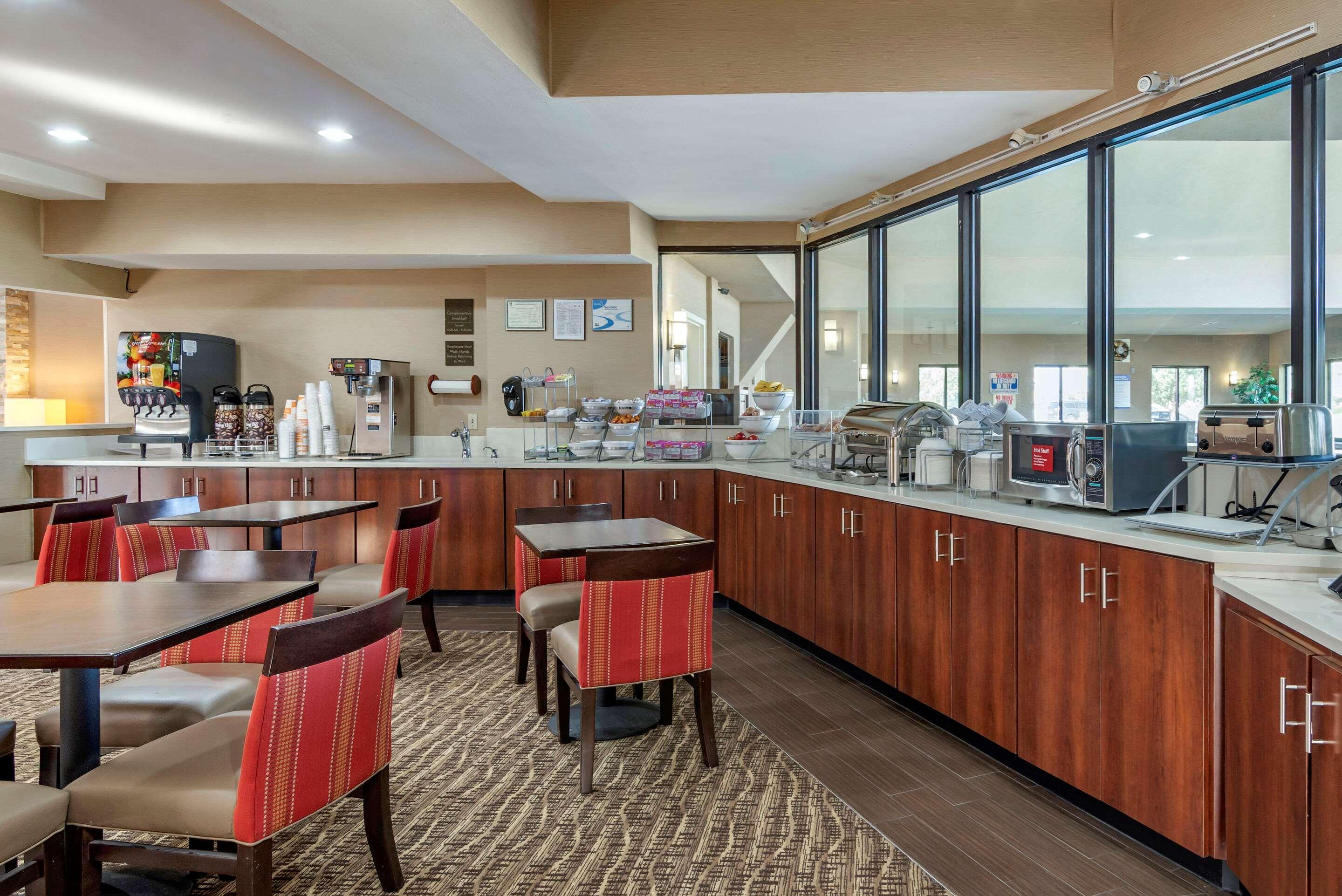 Comfort Suites Near Robins Air Force Base Уорнер-Робинс Экстерьер фото