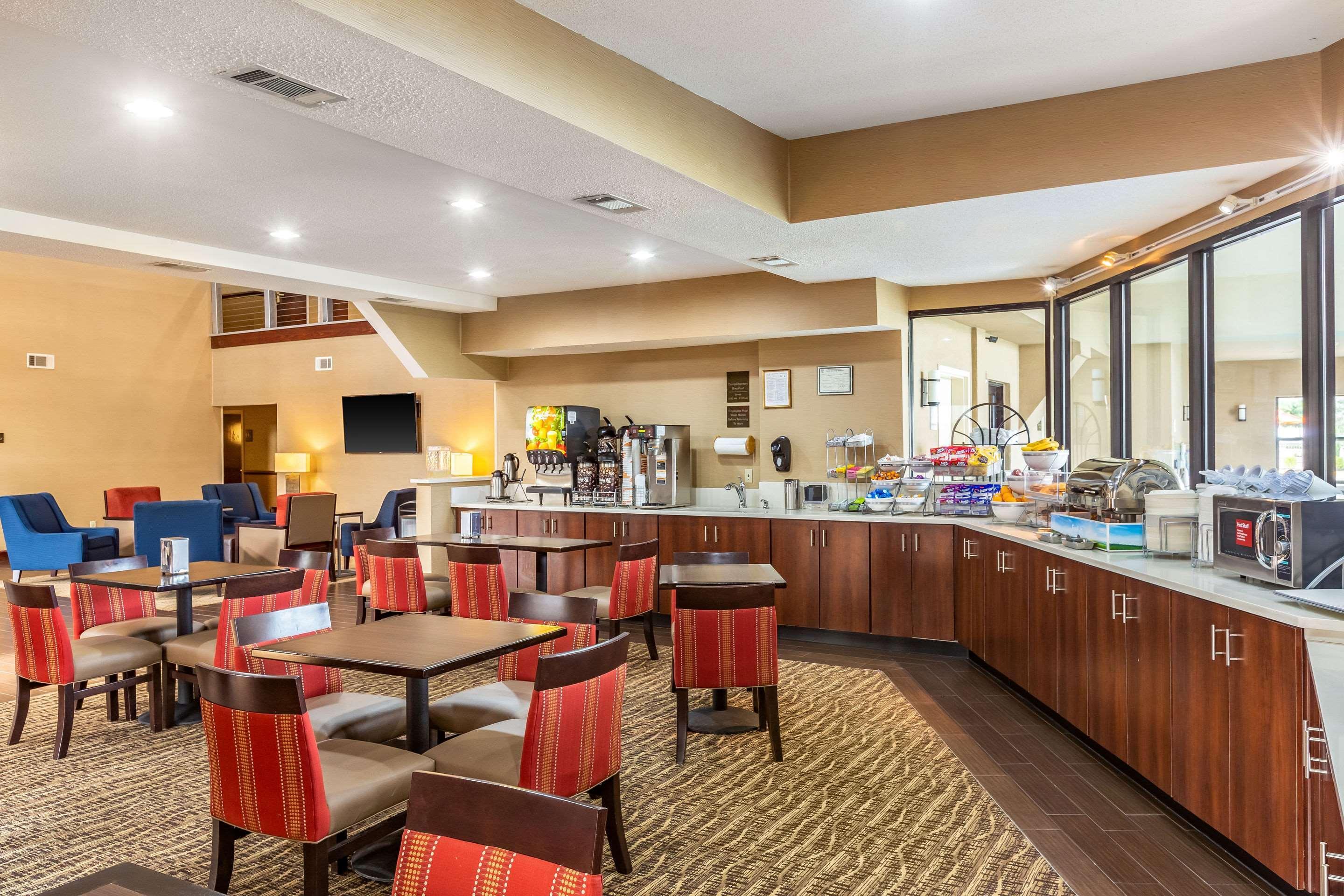 Comfort Suites Near Robins Air Force Base Уорнер-Робинс Экстерьер фото